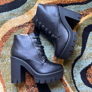 BAMBOO Black lace up chunky sole combat platform boots